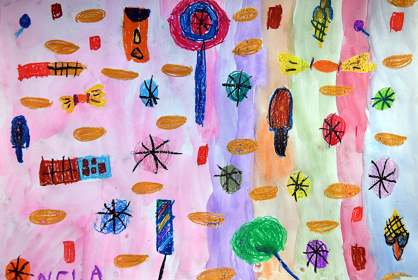 rysunek dziecka. na kolorowym tle wiele małych kolorowych elementów- drzew, lodów, kółek, ważek